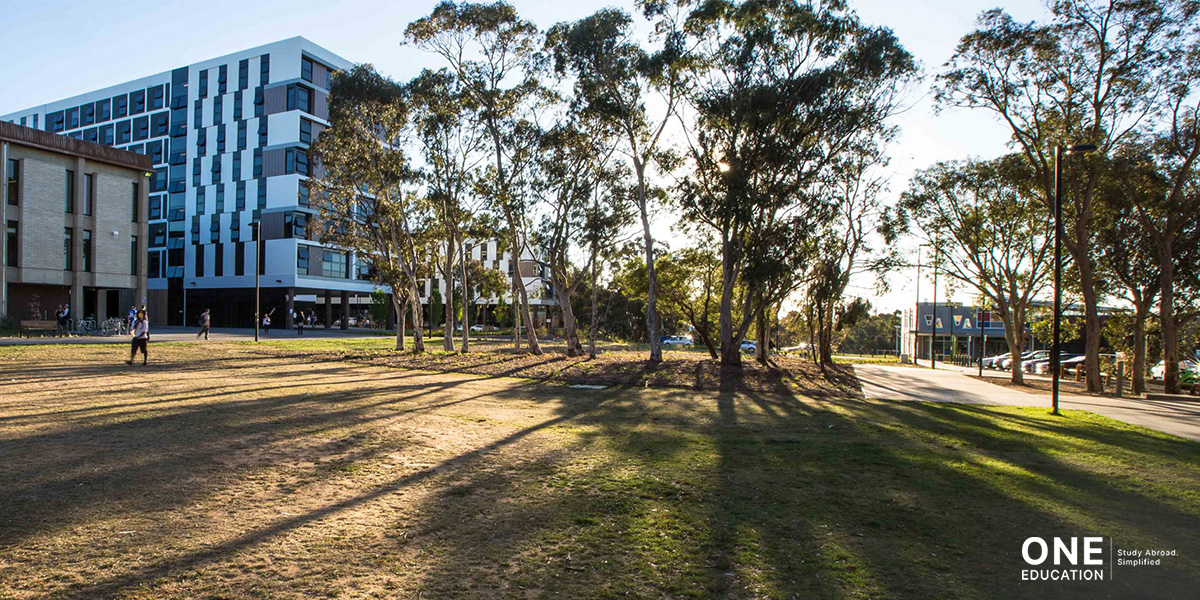 มหาวิทยาลัยในแคนเบอร์ร่า University of Canberra